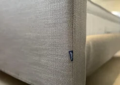 Letto matrimoniale con piedini Feel Bolzan a prezzo scontato