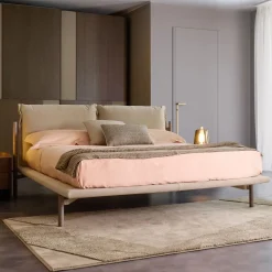 Letto matrimoniale con piedini Cayman outlet Diotti.com a prezzo scontato