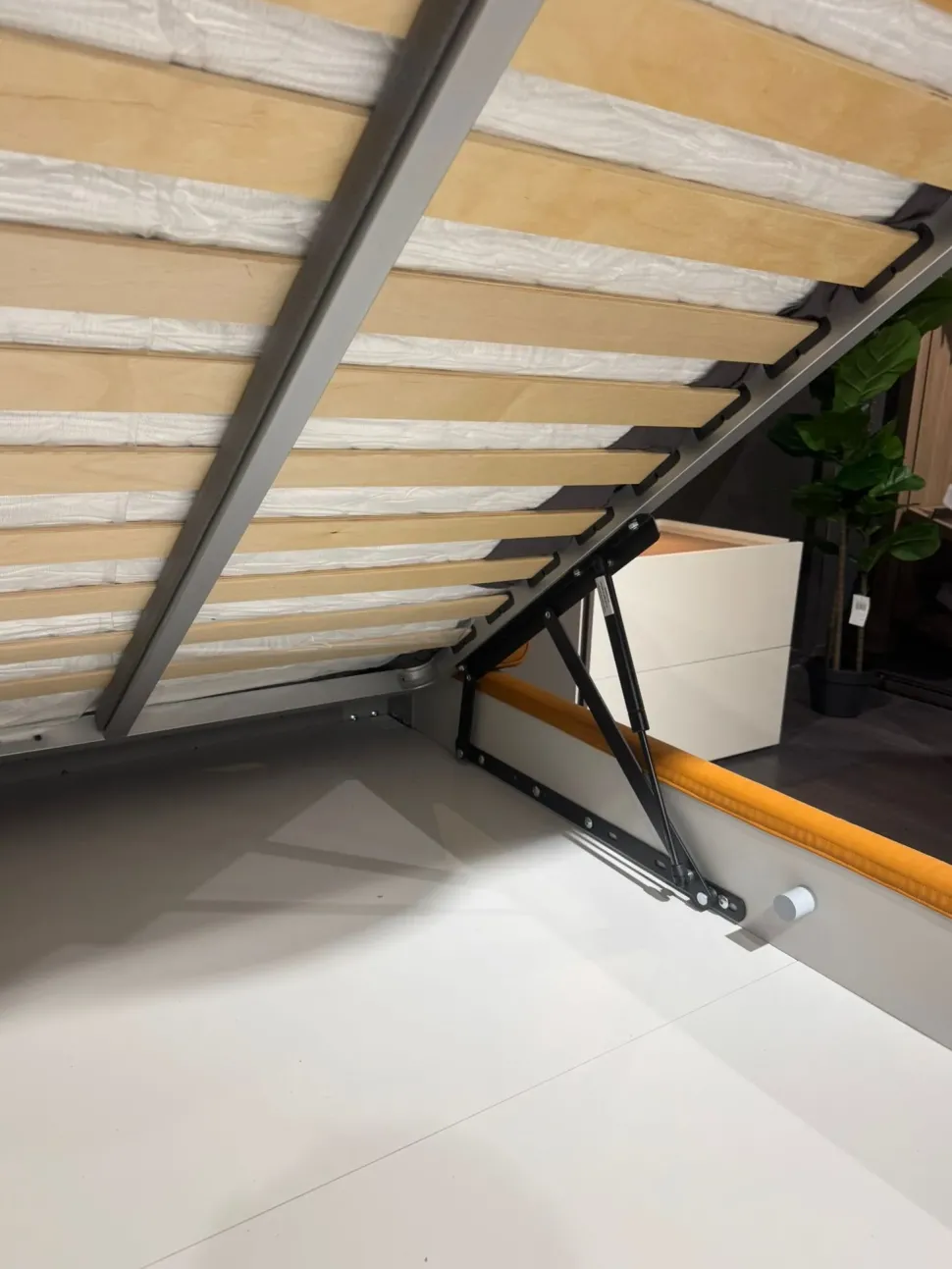 Letto matrimoniale design Origami Novaluna a prezzo scontato