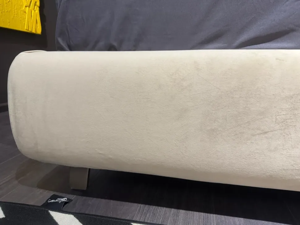 Letto matrimoniale design Tamigi Novaluna a prezzo scontato