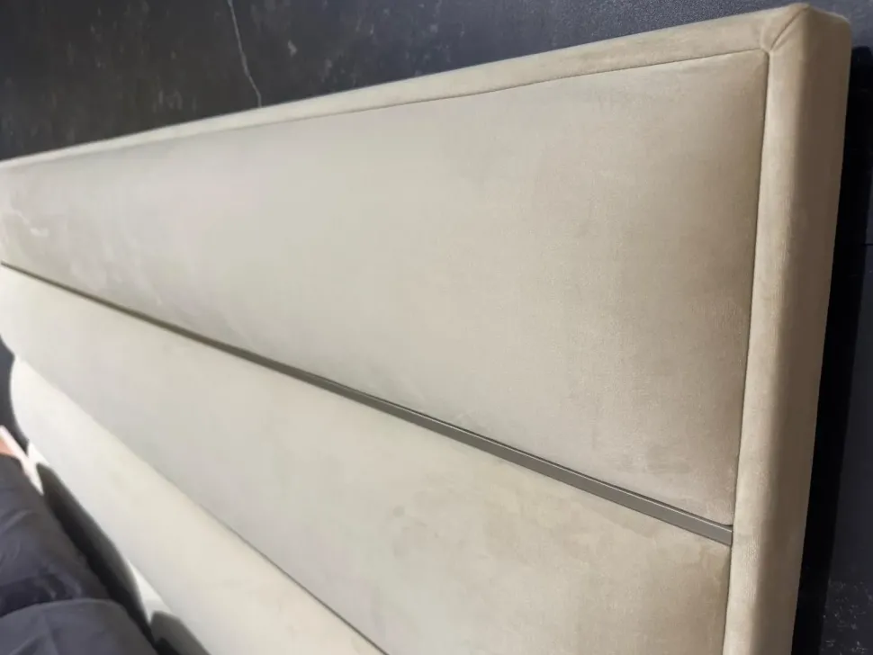 Letto matrimoniale design Tamigi Novaluna a prezzo scontato