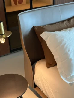 Letto matrimoniale design Alys B&b italia a prezzo ribassato