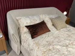 Letto matrimoniale design Hide Novamobili a prezzo ribassato