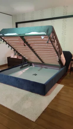 Letto matrimoniale design New york box Saba a prezzo scontato