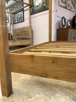 Letto matrimoniale Letto baldacchino in teak massello Outlet etnico con un ribasso IMPERDIBILE