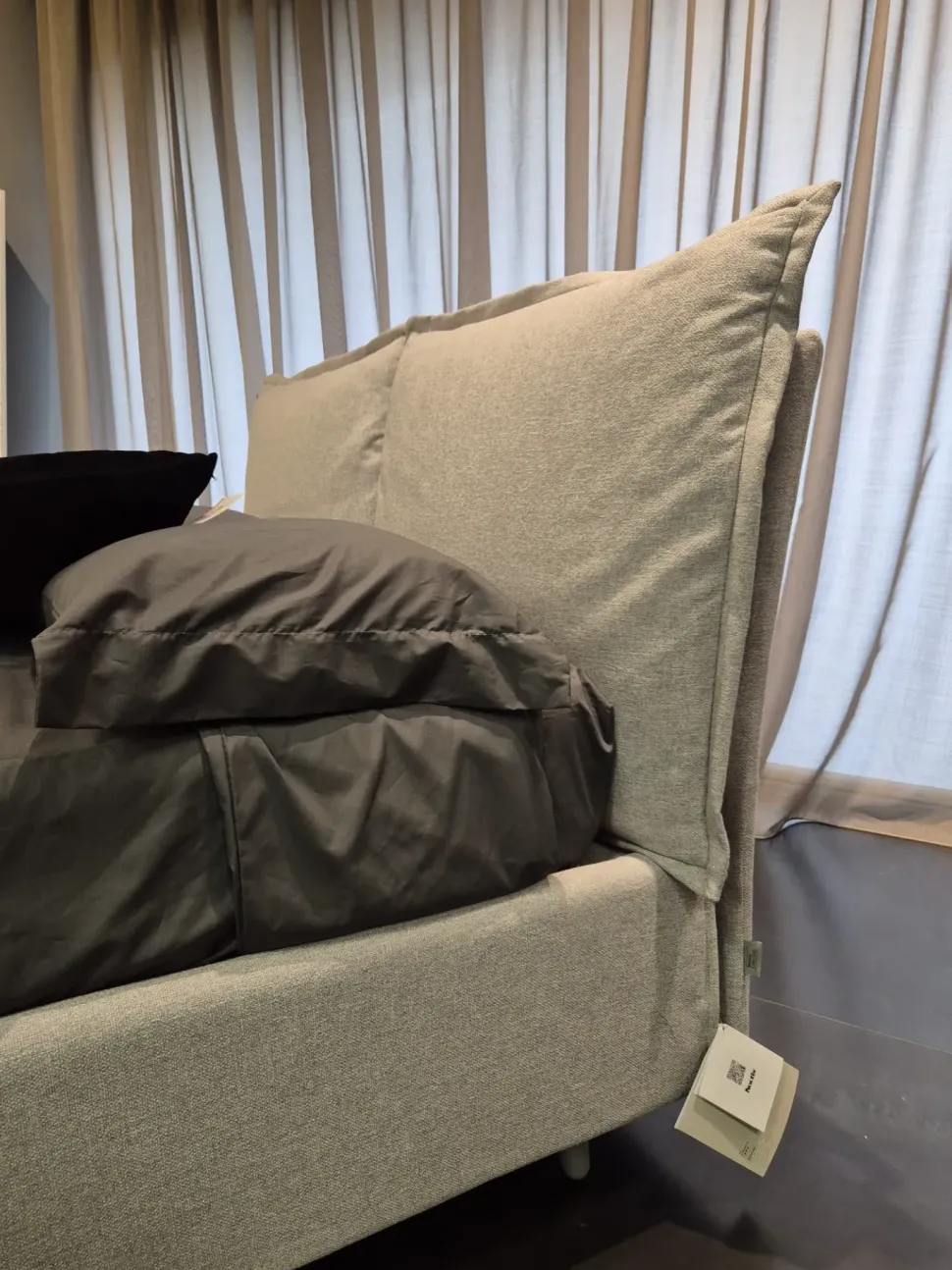 Letto matrimoniale moderno So pop Noctis a prezzo scontato