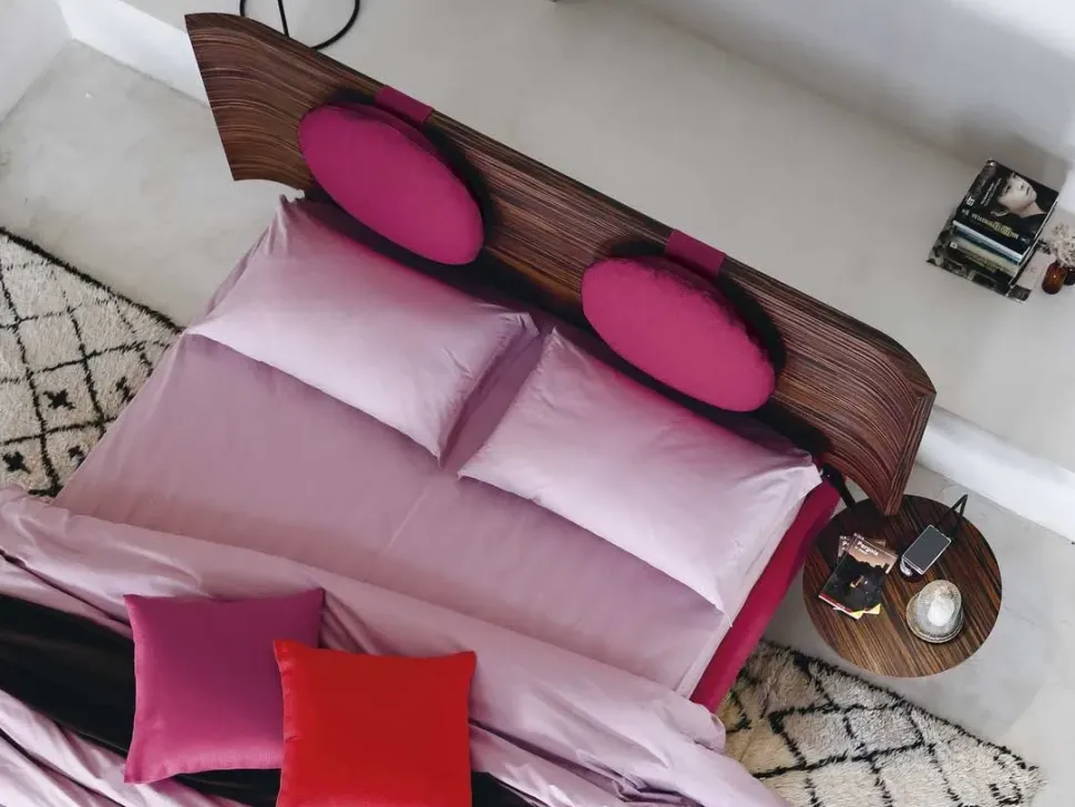 Letto matrimoniale moderno Hug collection Noctis a prezzo ribassato