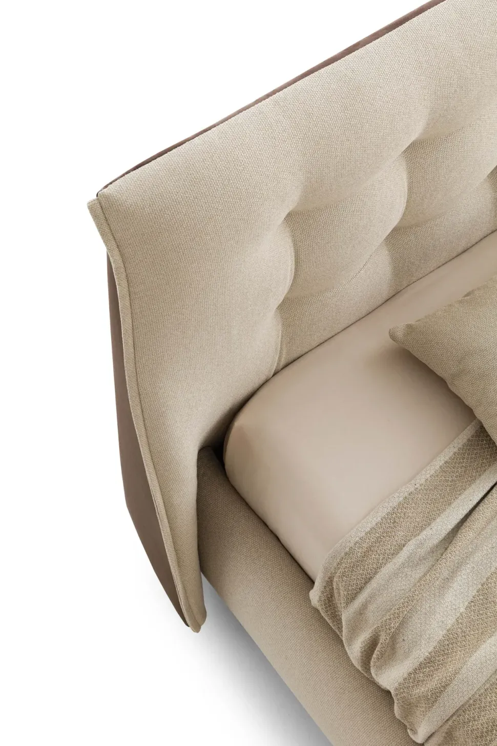 Letto matrimoniale moderno Guscio Le comfort a prezzo ribassato