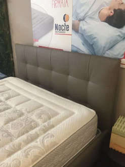 Letto matrimoniale moderno Excò su misura Excò a prezzo scontato