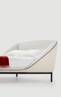 Letto matrimoniale moderno Domenica Pianca a prezzo scontato