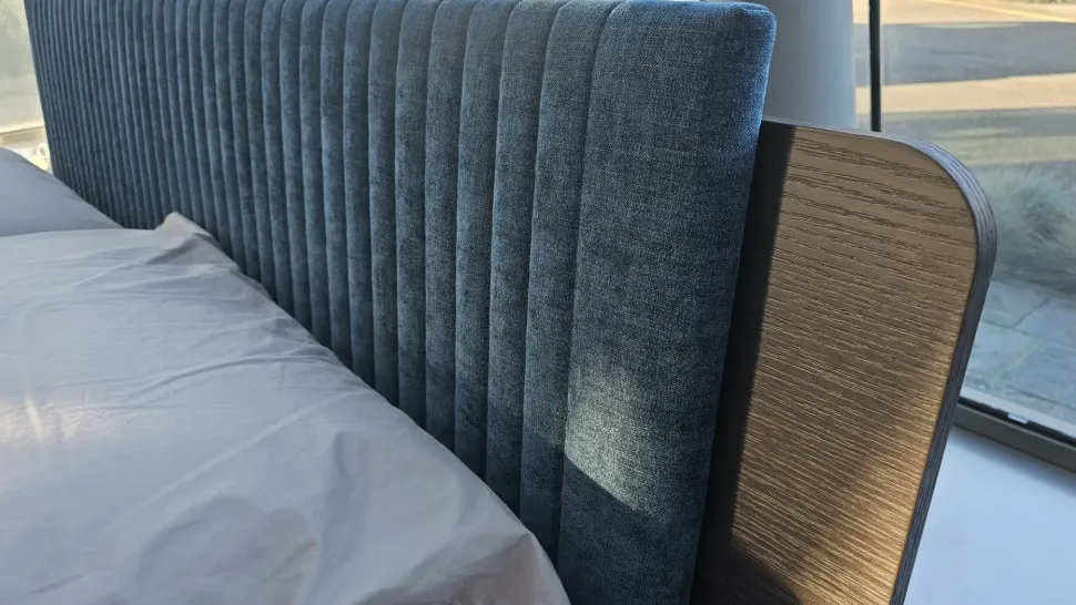 Letto matrimoniale moderno Roxy Tomasella a prezzo ribassato