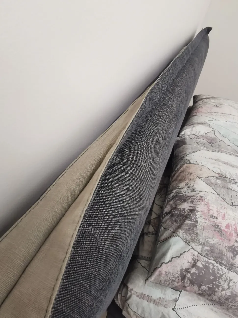 Letto matrimoniale moderno Aladino Pianca a prezzo scontato