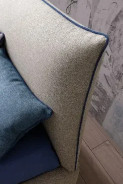 Letto matrimoniale moderno Allen Le comfort a prezzo ribassato