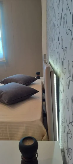 Letto matrimoniale moderno Skyline Moretti compact giorno notte a prezzo ribassato