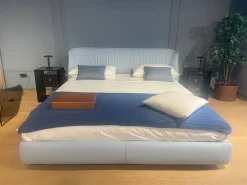 Letto moderno Archibald di Poltrona frau SCONTATO