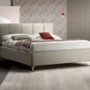 Letto moderno con gambe Acquario Cosmoletti a prezzo ribassato