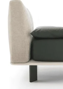 Letto moderno con gambe Fenice Le comfort a prezzo ribassato