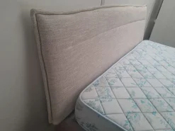 Letto moderno con gambe Tahiti S75 a prezzo ribassato