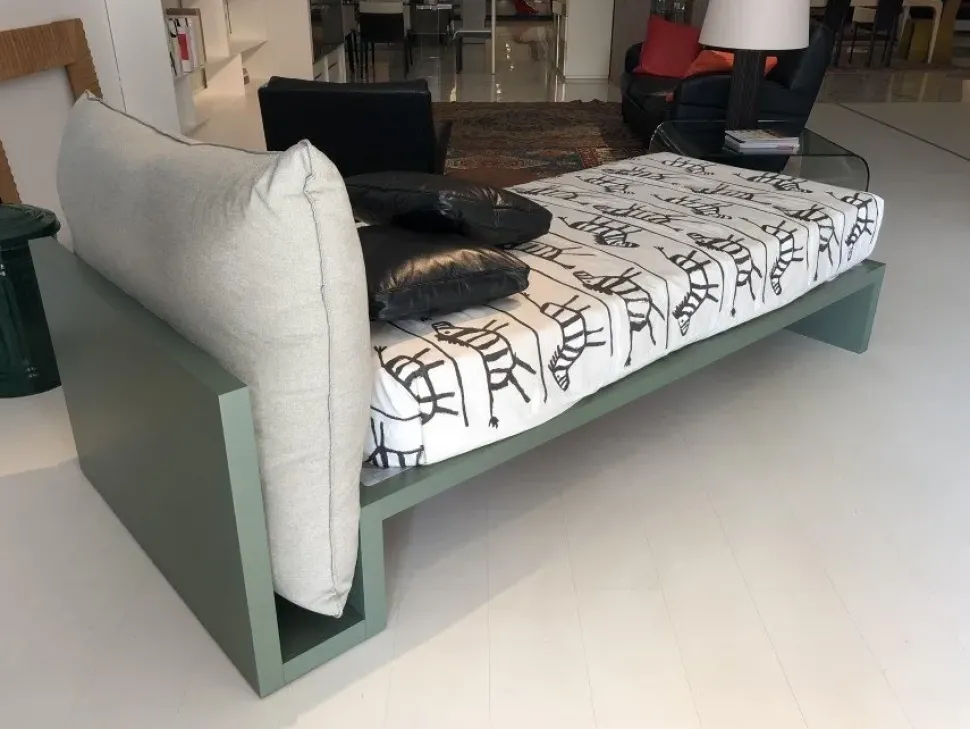 Letto moderno con giroletto Lagolinea bed lago Lago a prezzo ribassato