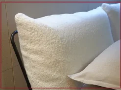 Letto moderno con piedini Zenit di alto letti tessili Artigianale a prezzo scontato