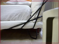 Letto moderno con piedini Zenit di alto letti tessili Artigianale a prezzo scontato