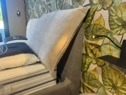 Letto moderno Leilah Gamma con un ribasso del 26%