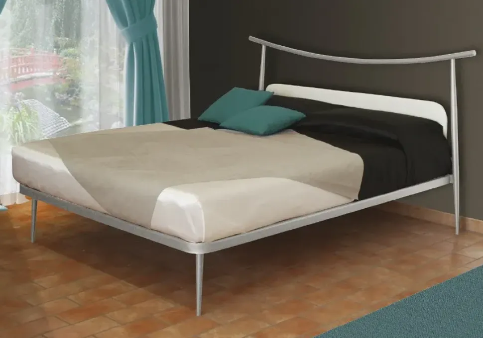 Letto moderno Letto matrimoniale tao in ferro battuto Pama letti con un ribasso del 35%