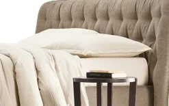 Letto Mtre letto imbottito in pelle Artigianale SCONTATO a PREZZI OUTLET