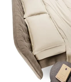 Letto Mtre letto imbottito in pelle Artigianale SCONTATO a PREZZI OUTLET