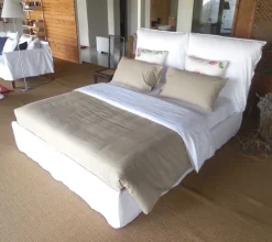 LETTO Set copripiumino lino ecru molteni home Molteni & c in OFFERTA OUTLET