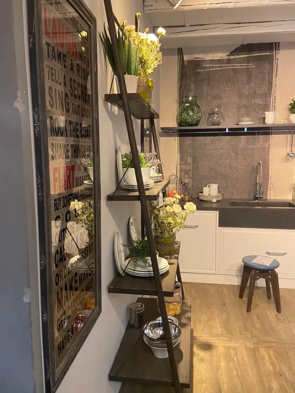 Libreria Dialma brown in legno scontata -50%: scopri Libreria metallo legno