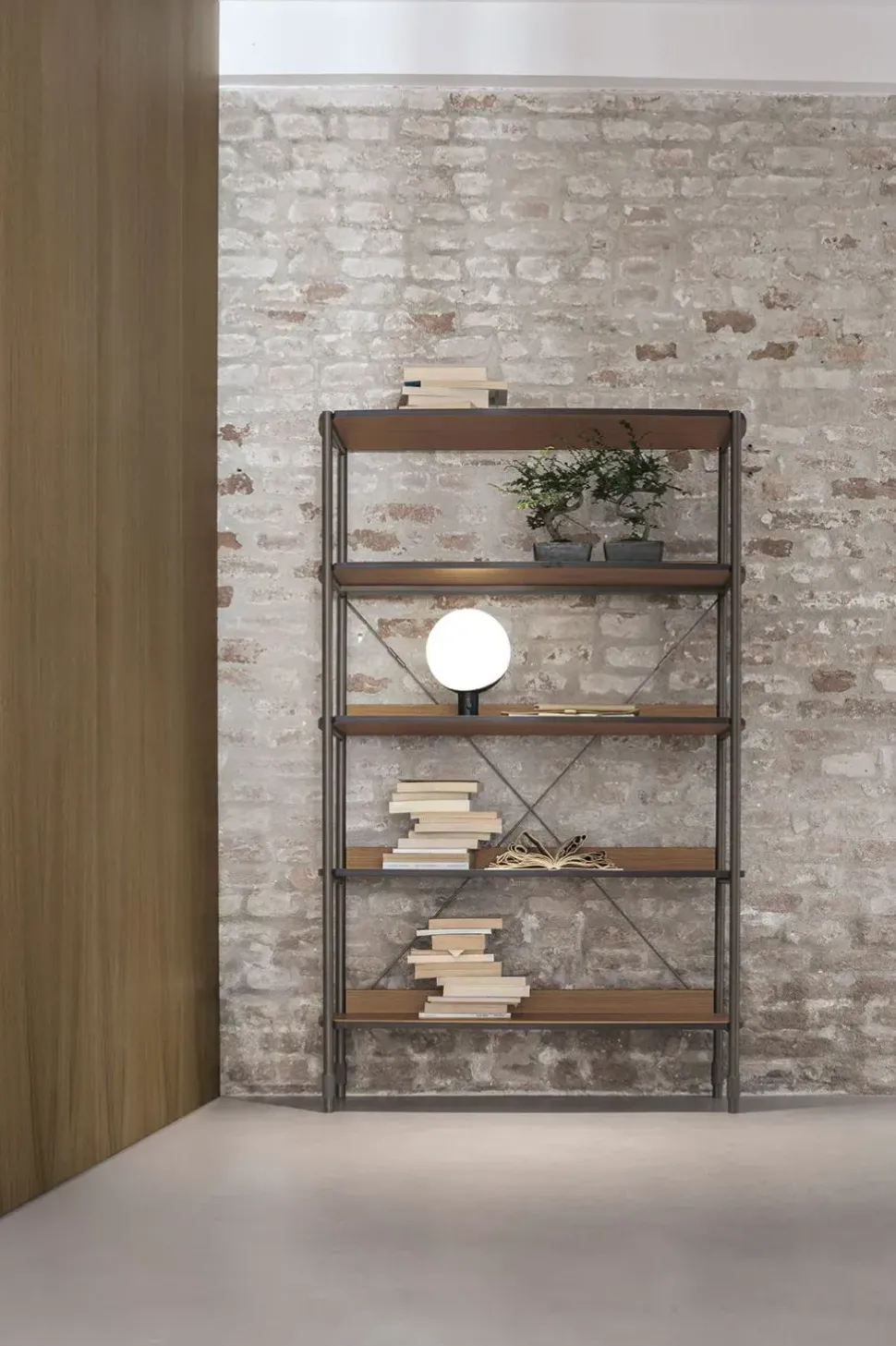 Libreria Ink in stile design di Tomasella in OFFERTA OUTLET