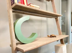 Libreria Libreria a terra di Devina nais: richiedi ora il prezzo riservato