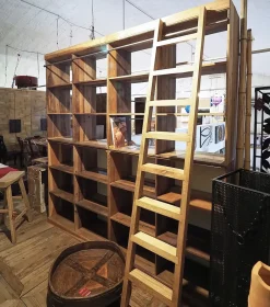 Libreria Libreria  legno con scala  Outlet etnico in stile moderno a prezzi convenienti