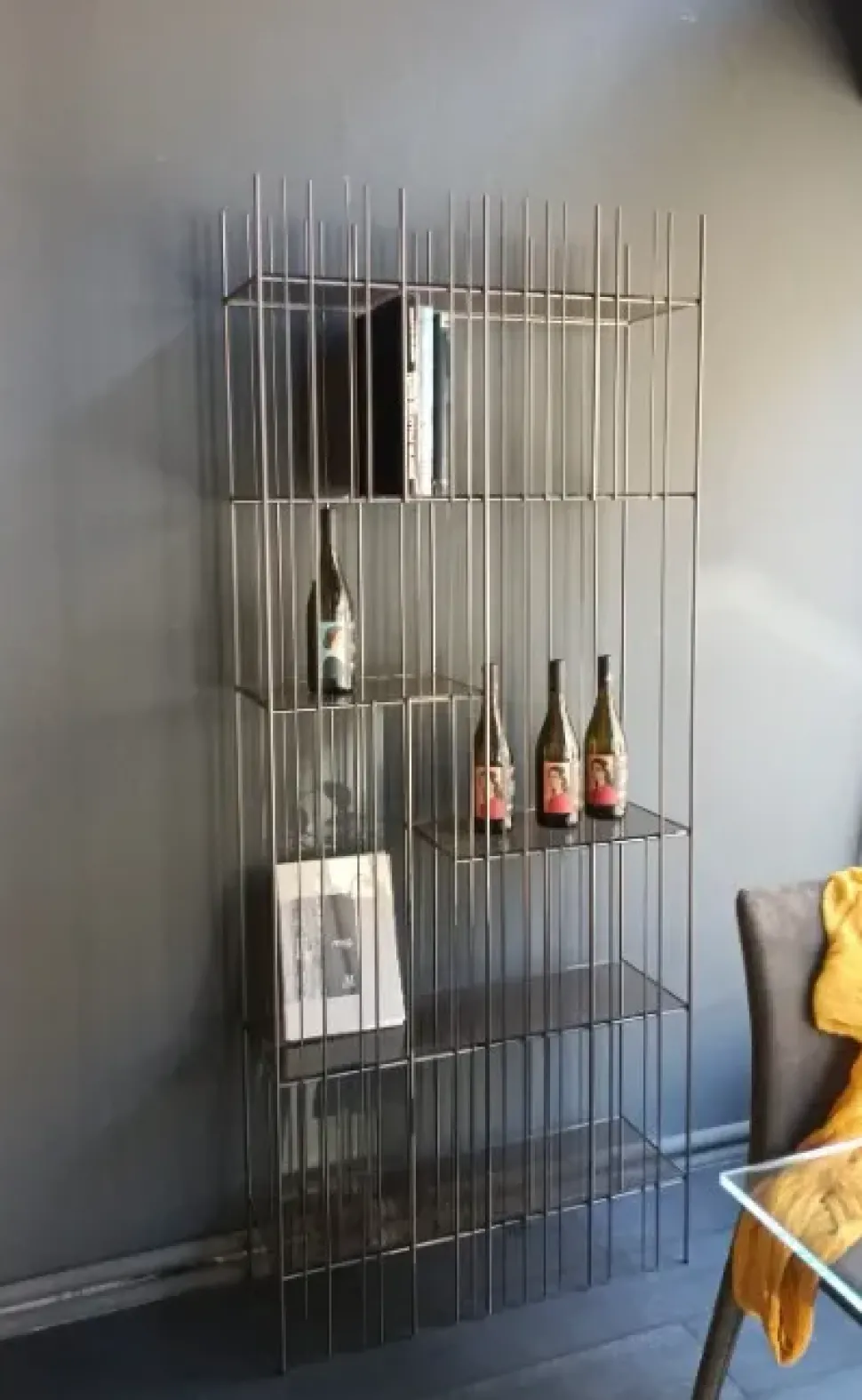 Libreria Metrica a stile design di Mogg scontata del 16%