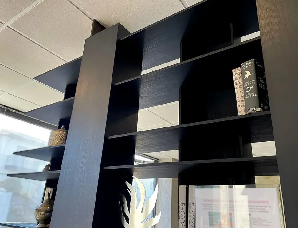 Libreria modello Blade bifacciale di Modulnova in Offerta Outlet