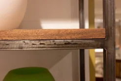 Libreria modello Libreria in legno massello  di Artigianale a prezzo Outlet