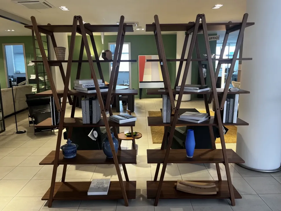 Libreria modello Nuvola rossa di Cassina a prezzo riservato