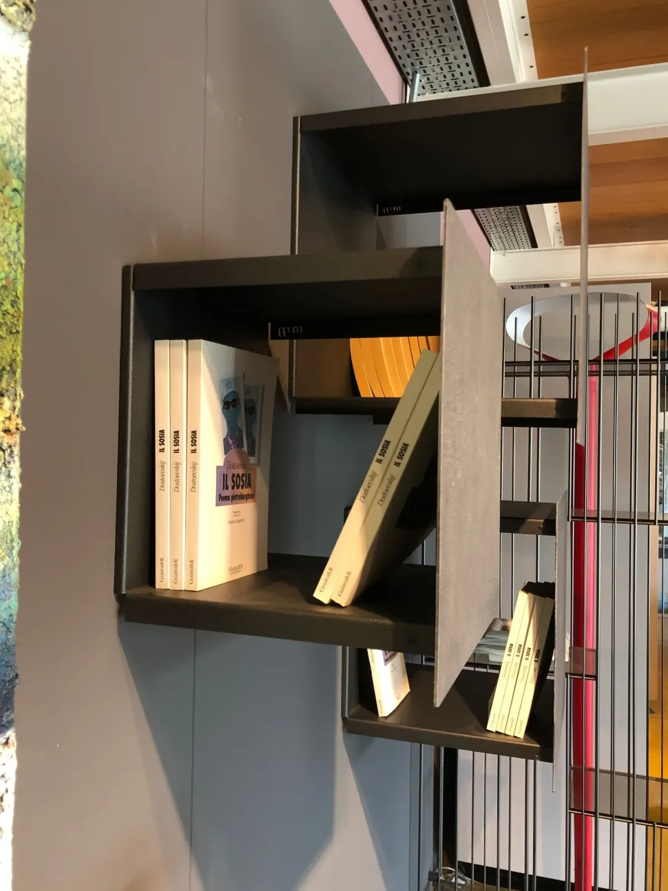 Libreria Mogg in metallo scontata -20%: scopri Dpi