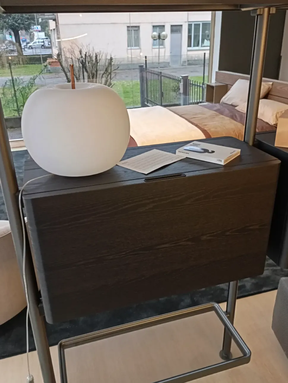 Libreria Molteni & c in metallo a prezzo Outlet: scopri Libreria hector bifacciale