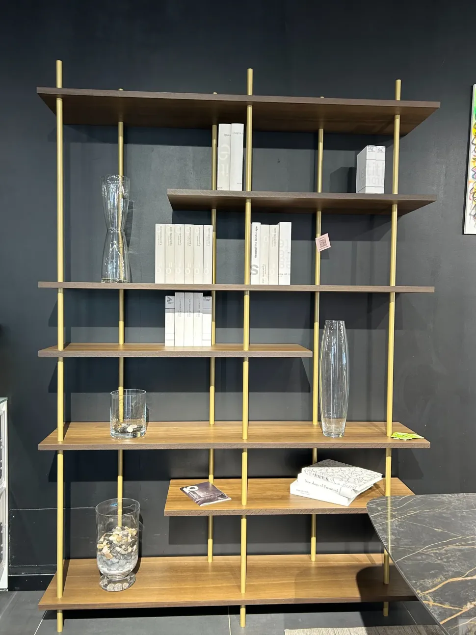 Libreria Nature design in metallo scontata -40%: scopri Random