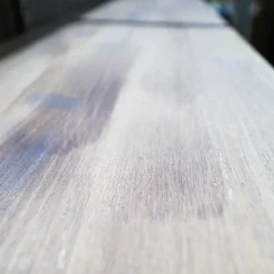 Libreria Outlet etnico in legno scontata -28%: scopri Libreria industriial con ante recicle e piani  ossido cemento