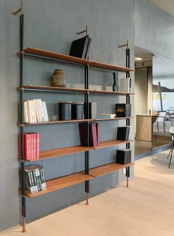 Libreria Roll stile moderna di Bonaldo scontata del 39%