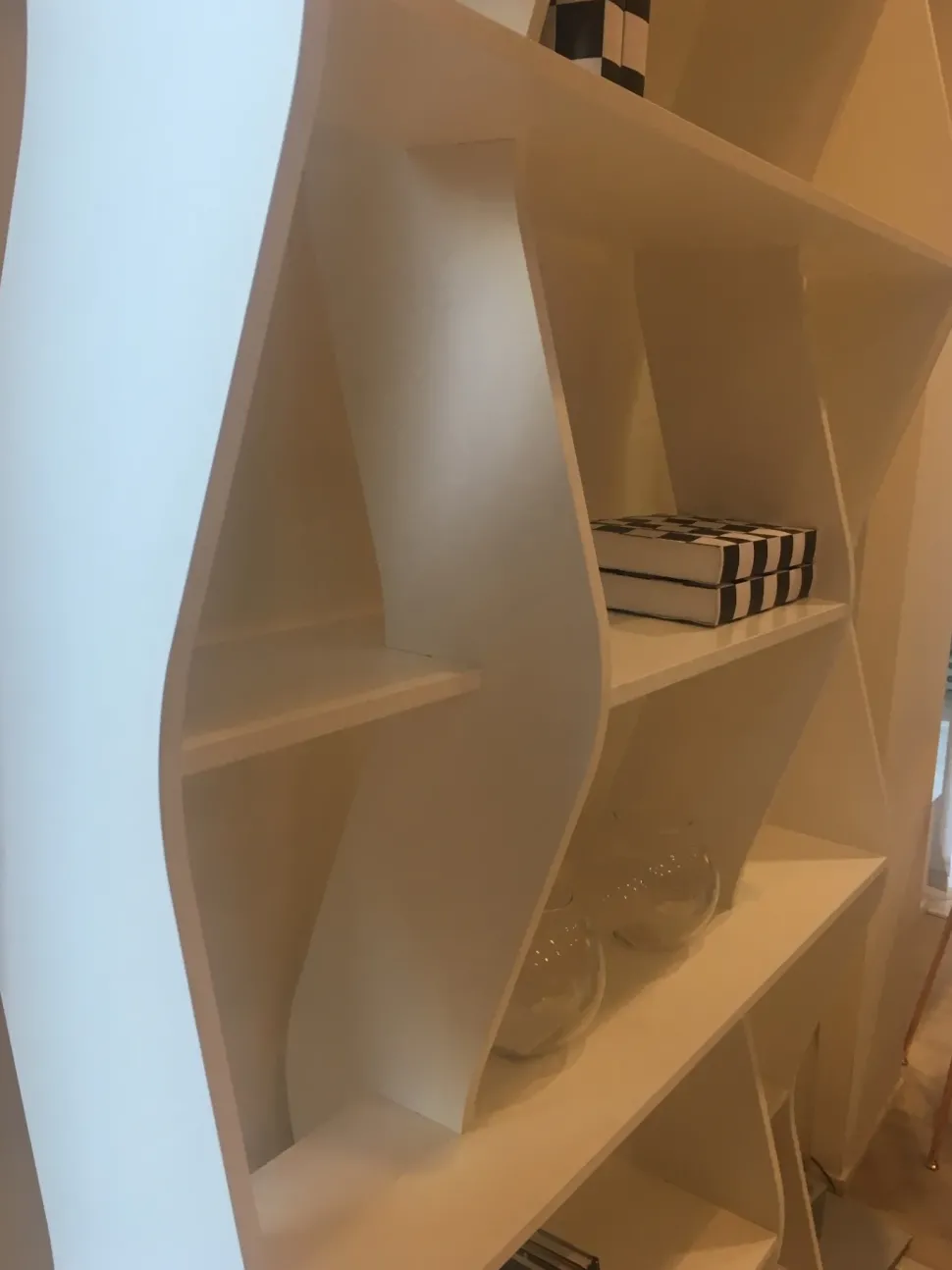 Libreria Swing Doimo idea in laccato opaco a prezzo Outlet