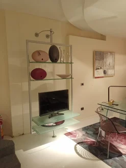 Libreria Ubiqua Porada in stile design a prezzi convenienti