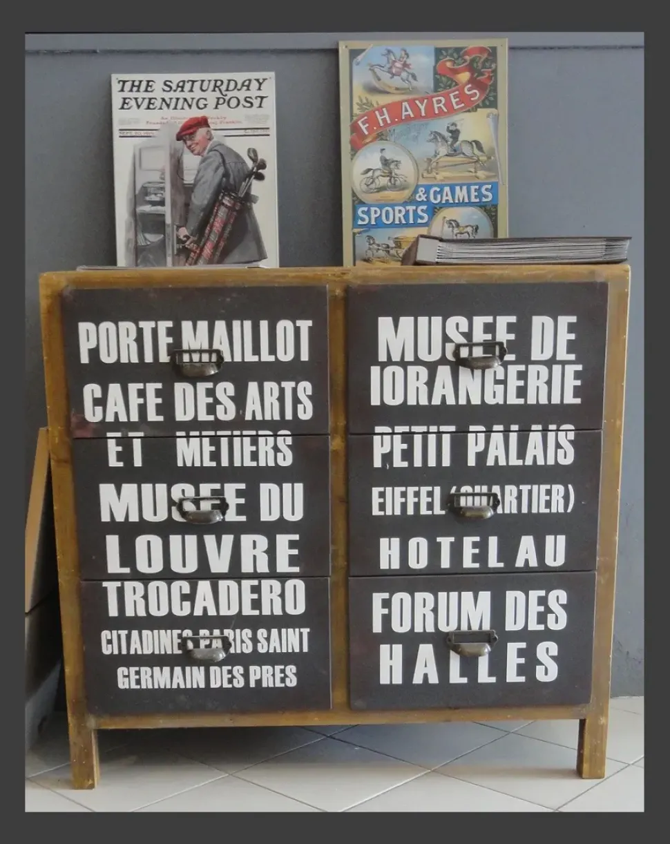 Madia a cassetti dipinta con scritte scontata del -60%