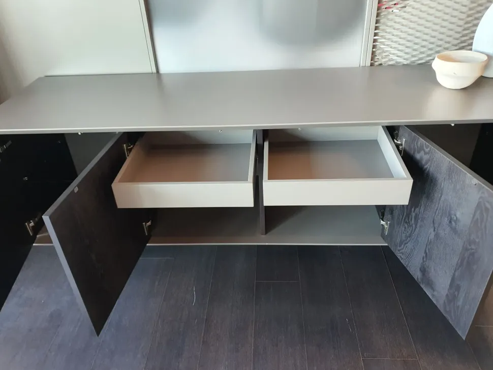 Madia Brera in stile moderno di Ozzio in Offerta Outlet