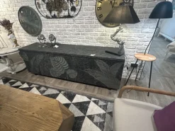 Madia Credenza con decorazione bassorilievo  in stile design di Dialma brown in Offerta Outlet