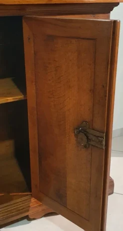 Madia Credenza in noce massello di Artigianale in stile classico scontata -53%