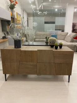 Madia Design di Devina nais in stile design scontata